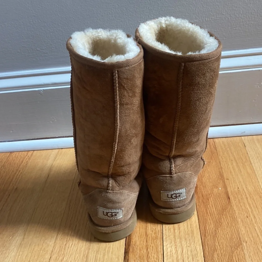 UGG Classic Tall Shearling Boots Chestnut Leather Suede Tall‎ Girls Boots Size 4